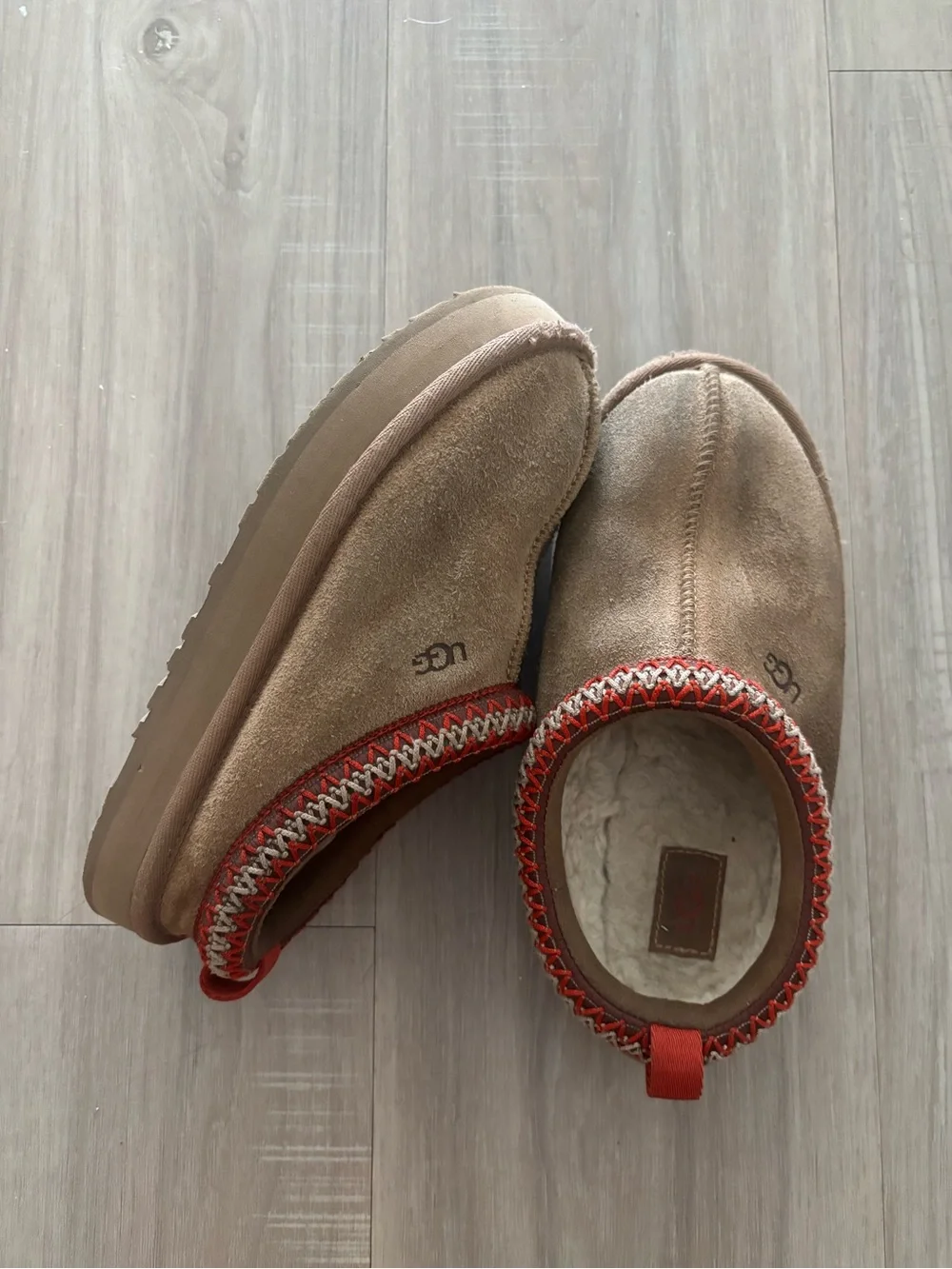 UGG Kids Chestnut Suede Slip-On Slippers with Red Accent 2Y